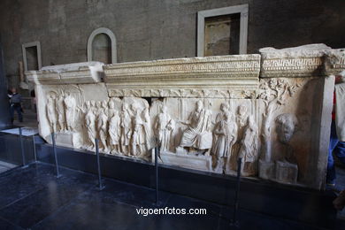 Curia Hostilia, sede del Senado (44 a.C.).