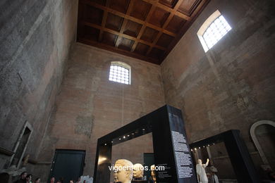 Curia Hostilia, sede del Senado (44 a.C.).
