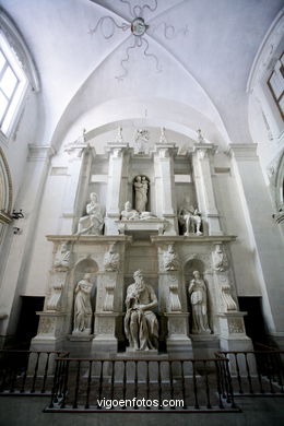 Baslica San Pietro in Vincoli. 