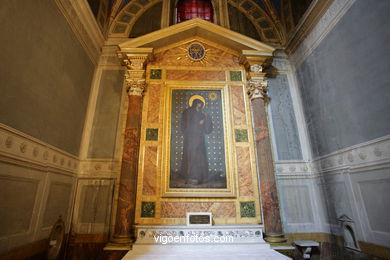 Iglesia Trinit dei Monti. 