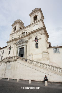 Iglesia Trinit dei Monti. 