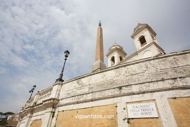 Iglesia Trinit dei Monti. 