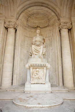 Museos Capitolinos (Capitolini). 