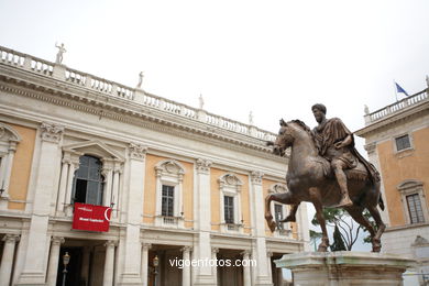 Museos Capitolinos (Capitolini). 