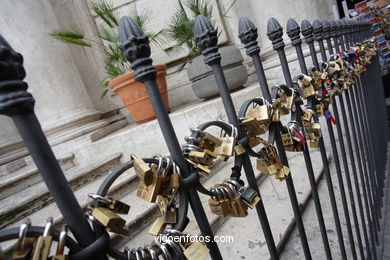 Candados del Amor. En Trevi.. 