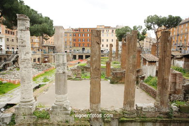 Largo di Torre Argentina. 