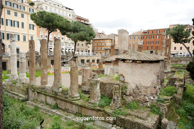 Largo di Torre Argentina. 