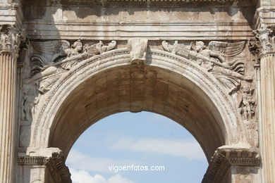 Arco de Constantino (312 d.C.). 