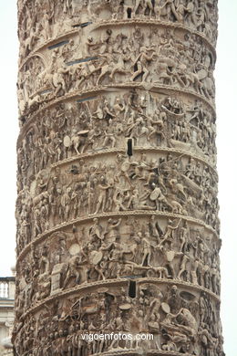 Columna Marco Aurelio ( 180 d.C.). 