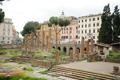 Largo di Torre Argentina. 