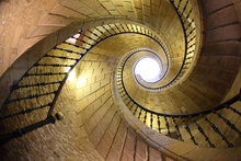 ESCALERA HELICOIDAL DE SANTO DOMINGO DE BONAVAL -SANTIAGO DE COMPOSTELA