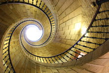 ESCALERA HELICOIDAL DE SANTO DOMINGO DE BONAVAL -SANTIAGO DE COMPOSTELA