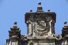 FACHADA DEL TESORO - CLAUSTRO - CATEDRAL DE SANTIAGO DE COMPOSTELA