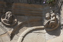 FACHADA DEL TESORO - CLAUSTRO - CATEDRAL DE SANTIAGO DE COMPOSTELA