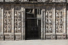 PUERTA SANTA (EXTERIOR) -CATEDRAL DE SANTIAGO DE COMPOSTELA