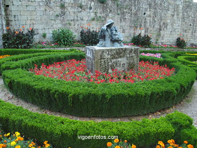 CASTILLO DE SOTOMAIOR. JARDINES