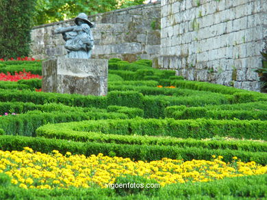 CASTILLO DE SOTOMAIOR. JARDINES