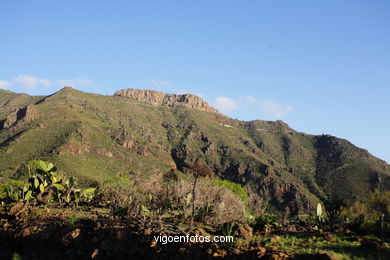 ACANTILADOS: ACANTILADOS GIGANTES 